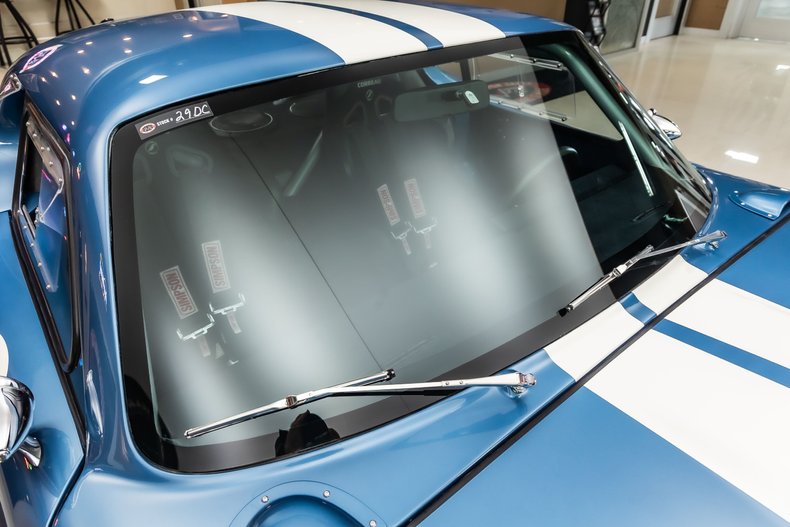 Shelby-Ac-shelby-daytona-1965-Blue-Black-25