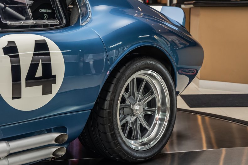 Shelby-Ac-shelby-daytona-1965-Blue-Black-31
