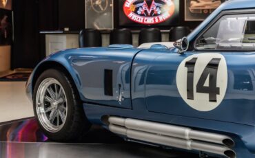 Shelby-Ac-shelby-daytona-1965-Blue-Black-35