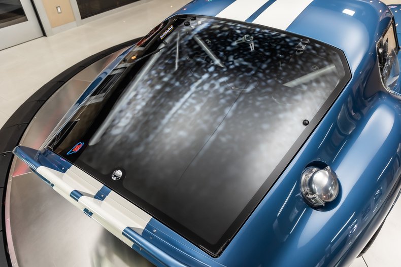 Shelby-Ac-shelby-daytona-1965-Blue-Black-40