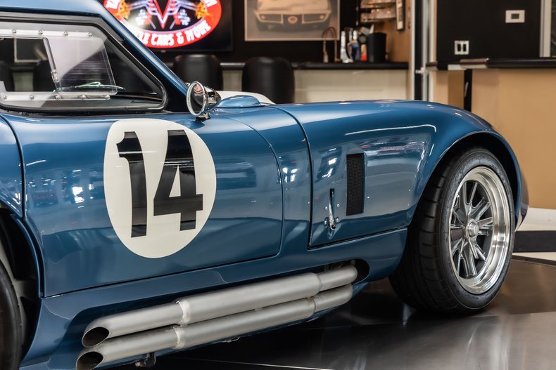 Shelby-Ac-shelby-daytona-1965-Blue-Black-43