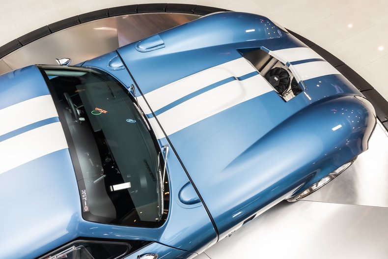 Shelby-Ac-shelby-daytona-1965-Blue-Black-45