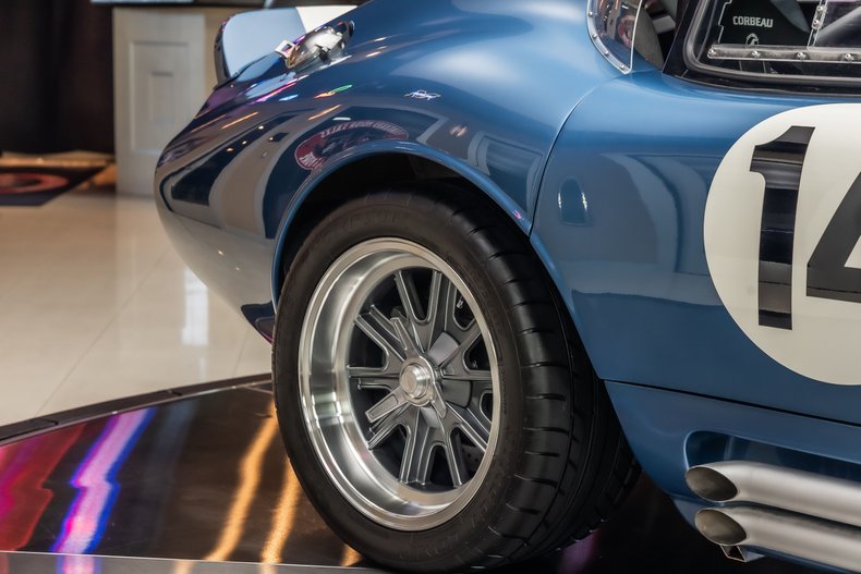 Shelby-Ac-shelby-daytona-1965-Blue-Black-48