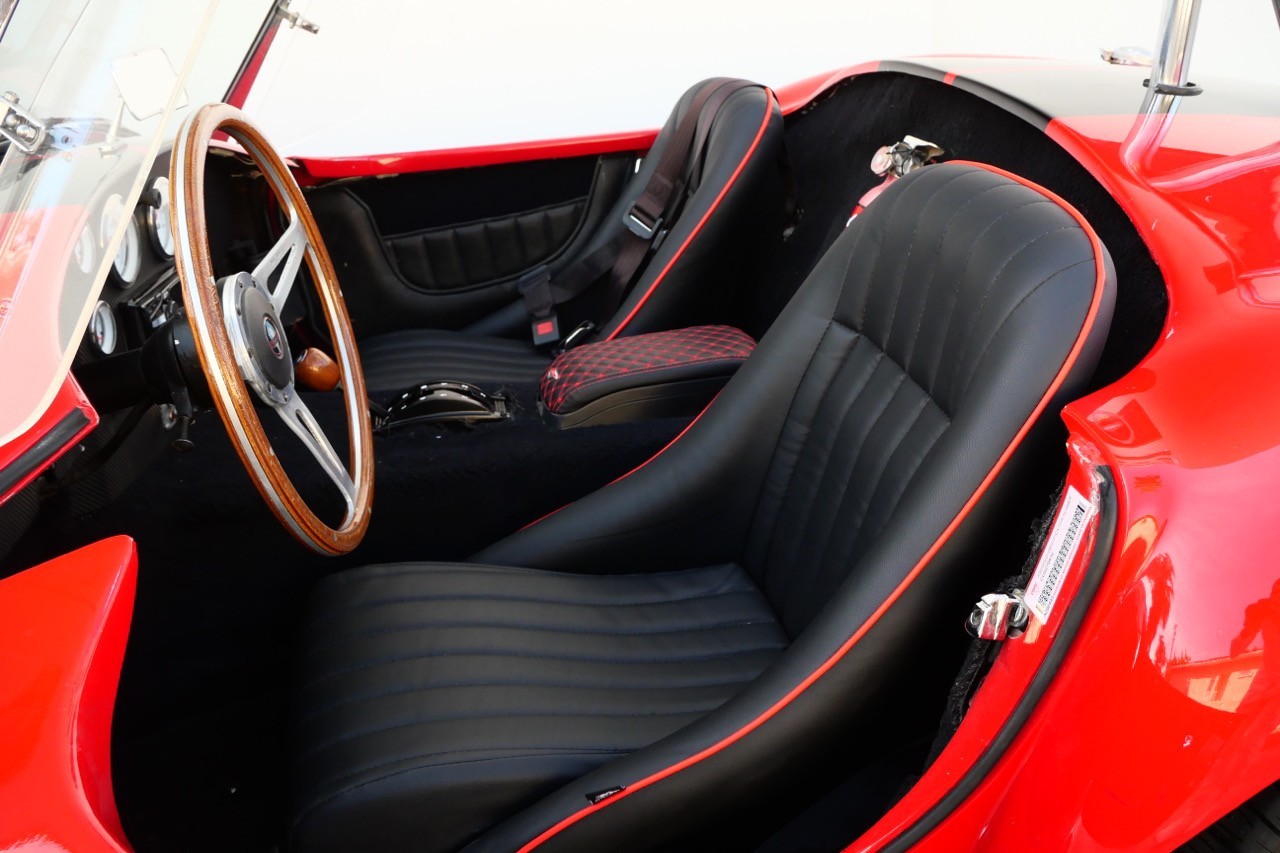 Shelby-Cobra-Factory-Five-1967-Convertible-12