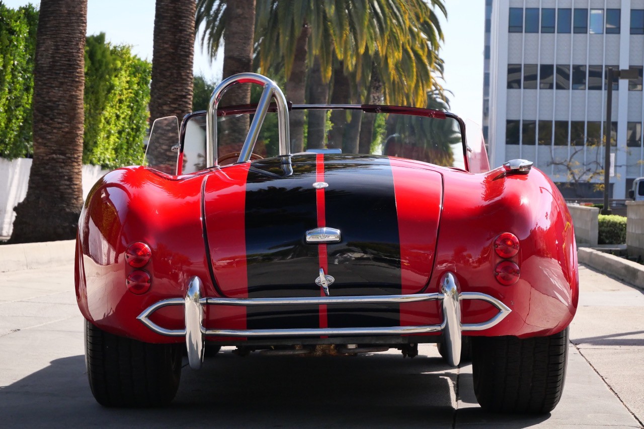 Shelby-Cobra-Factory-Five-1967-Convertible-5
