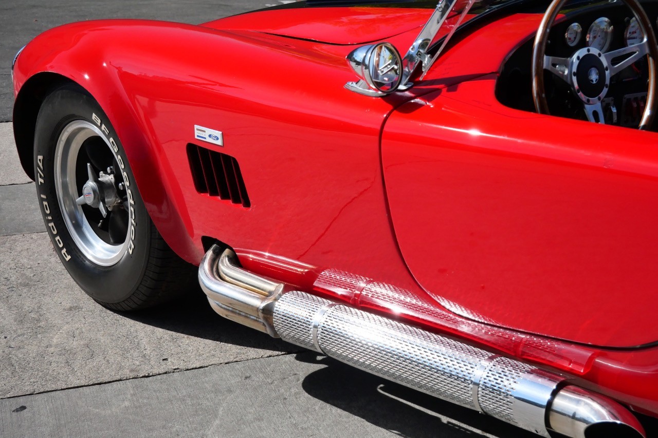 Shelby-Cobra-Factory-Five-1967-Convertible-9