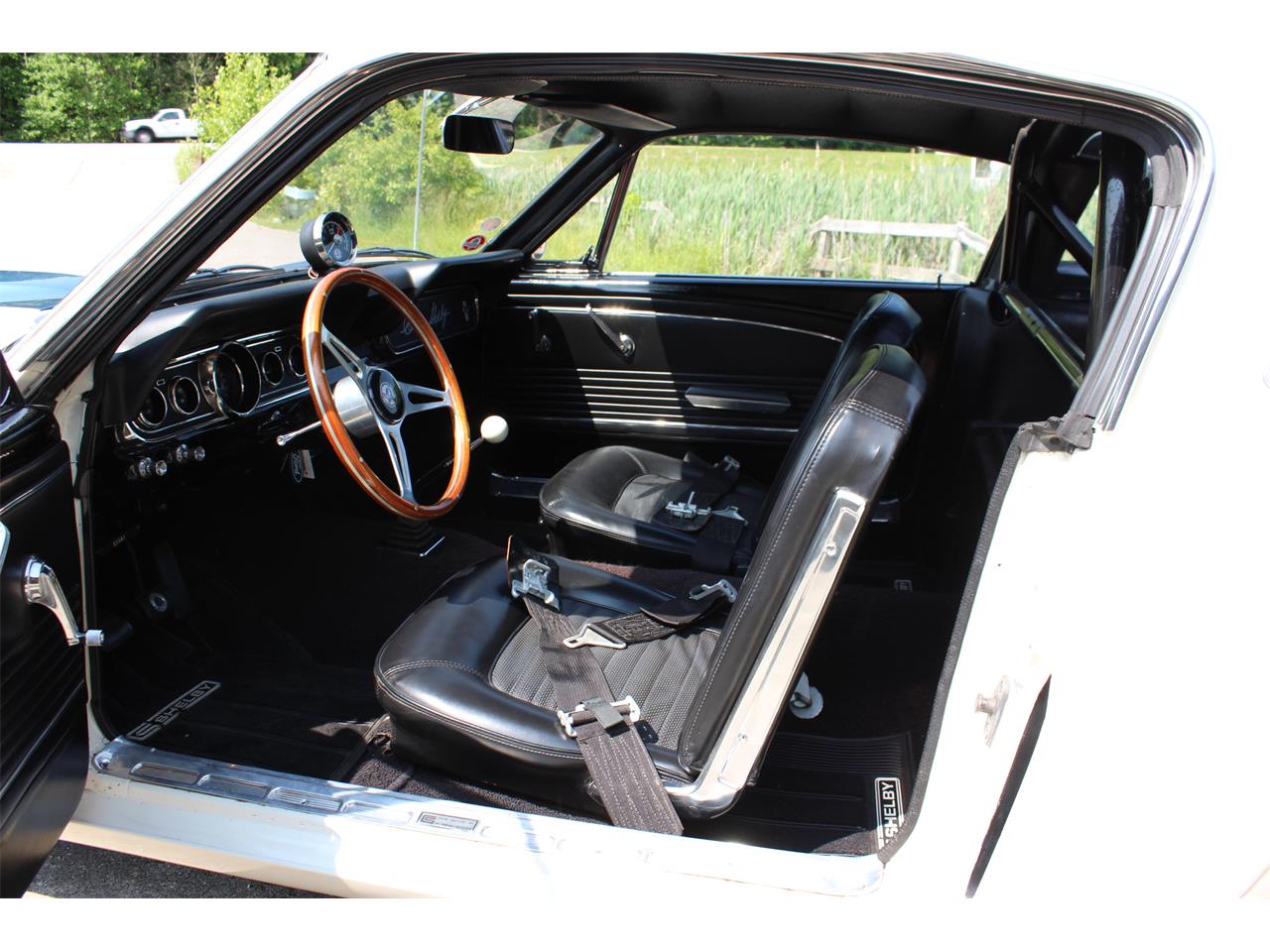 Shelby-Gt350-1966-White-Black-1