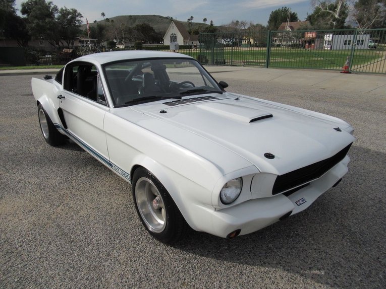 Shelby-Gt350-1966-White-Black-13