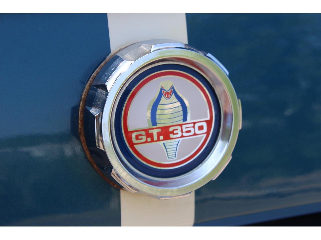 Shelby-Gt350-1966-White-Black-14