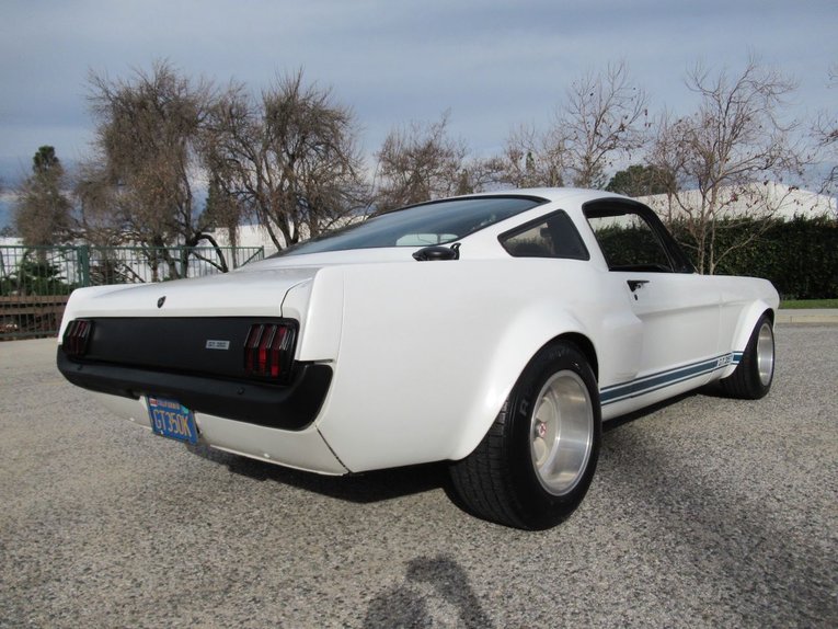 Shelby-Gt350-1966-White-Black-14