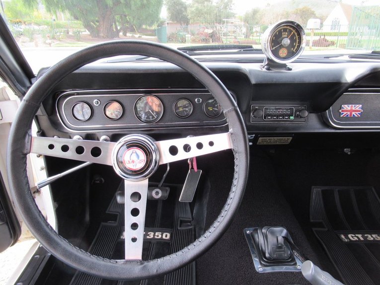 Shelby-Gt350-1966-White-Black-16