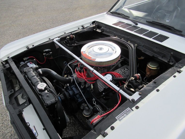 Shelby-Gt350-1966-White-Black-22