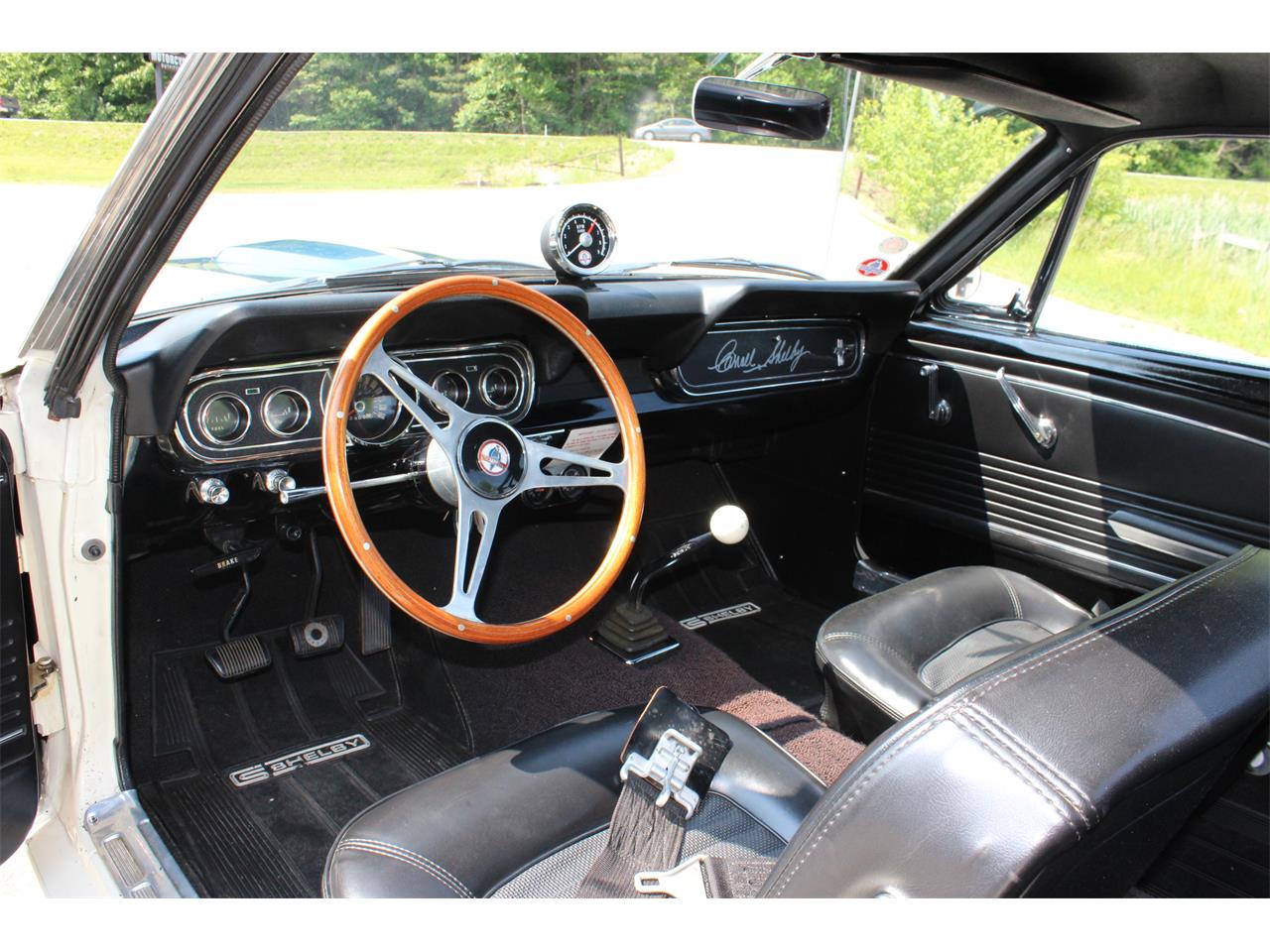 Shelby-Gt350-1966-White-Black-9