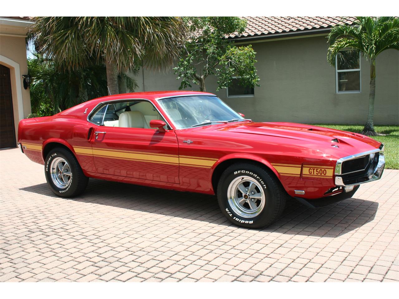 Shelby-Gt500-1969-Candy-Apple-Red-White-43