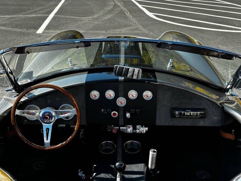 Shelby-cobra-1965-10