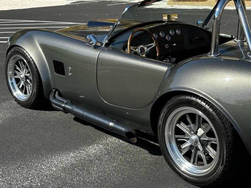 Shelby-cobra-1965-8