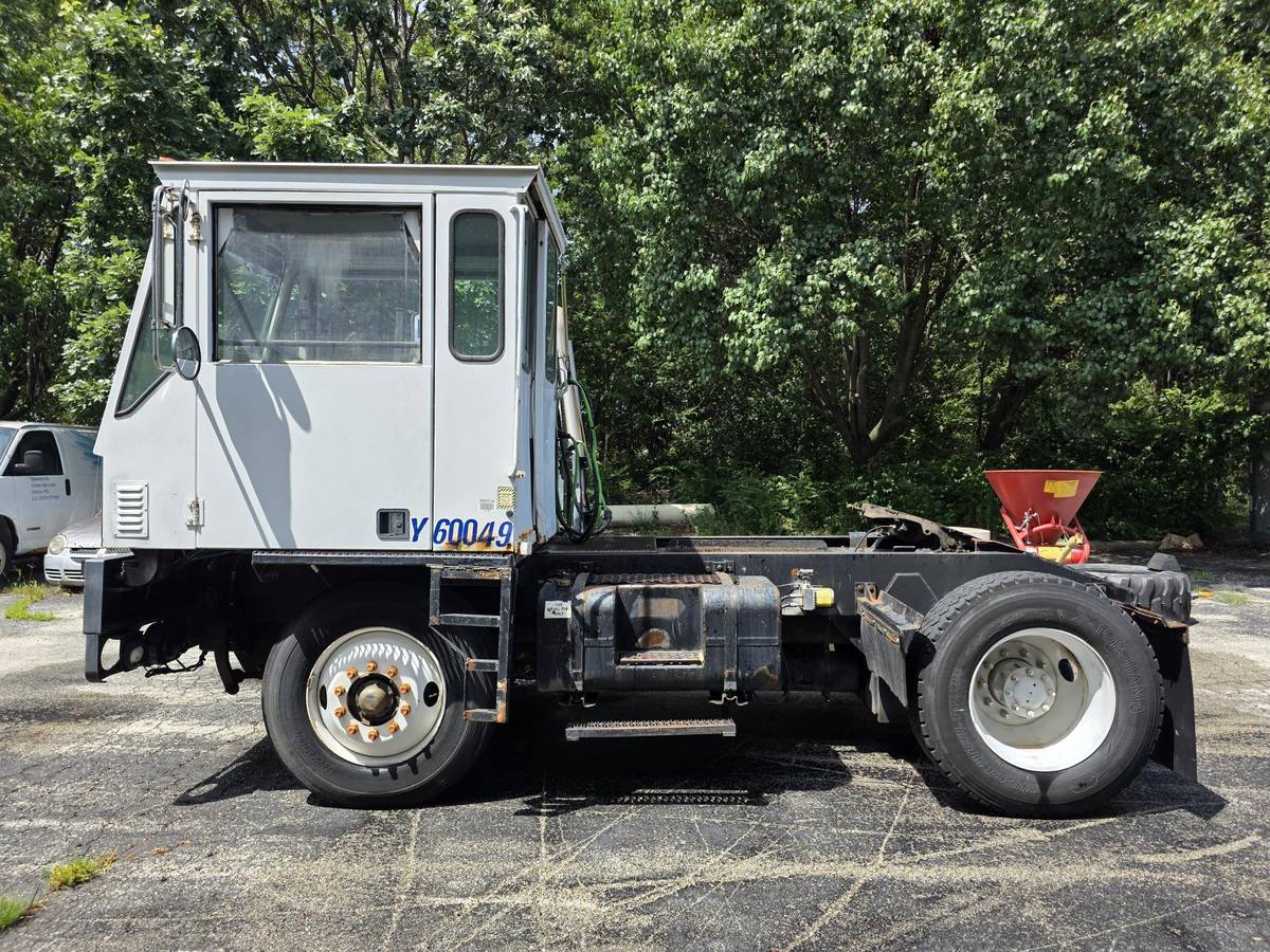 Sisu-magnum-ottawa-trucks-diesel-1994-white-1