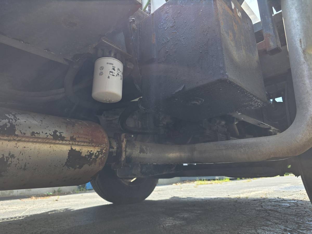 Sisu-magnum-ottawa-trucks-diesel-1994-white-13