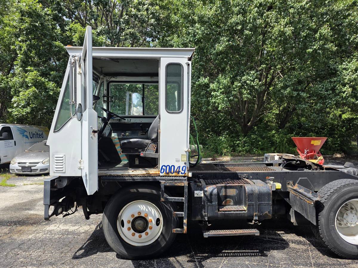 Sisu-magnum-ottawa-trucks-diesel-1994-white-3