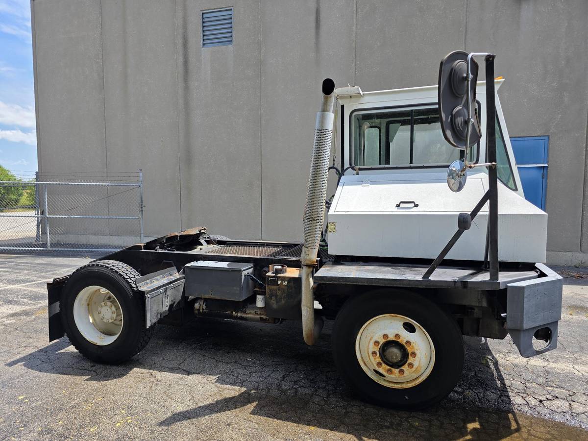 Sisu-magnum-ottawa-trucks-diesel-1994-white