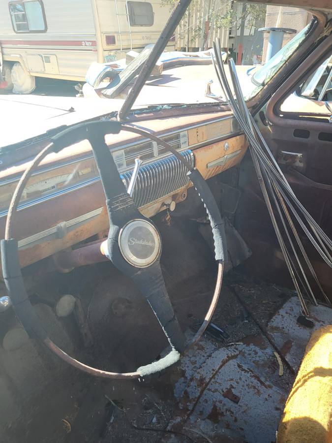 Studebaker-1941-brown-2
