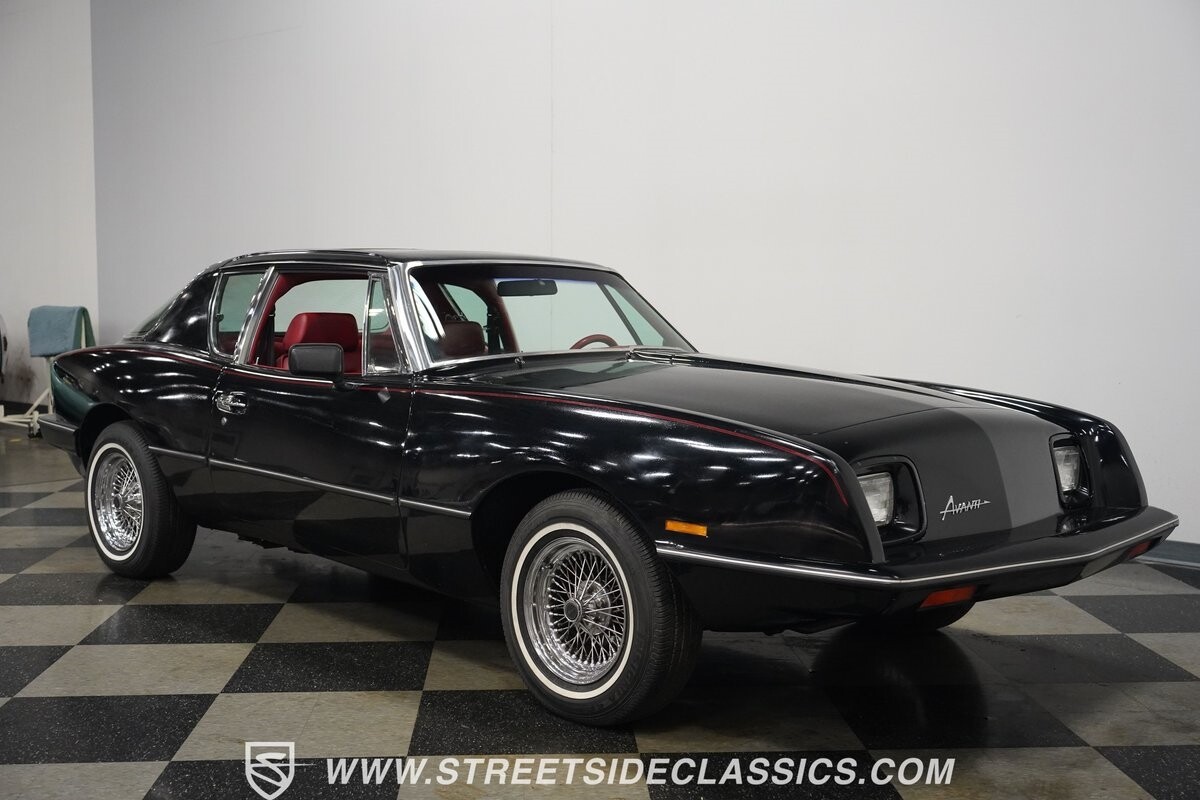Studebaker-Avanti-1984-Coupe-19