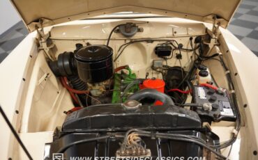 Studebaker-Champion-1952-Cream-Brown-1
