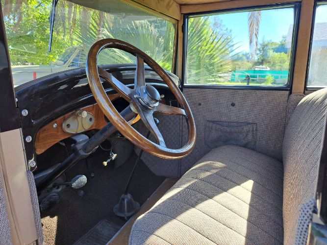 Studebaker-Commander-1927-Brown-5