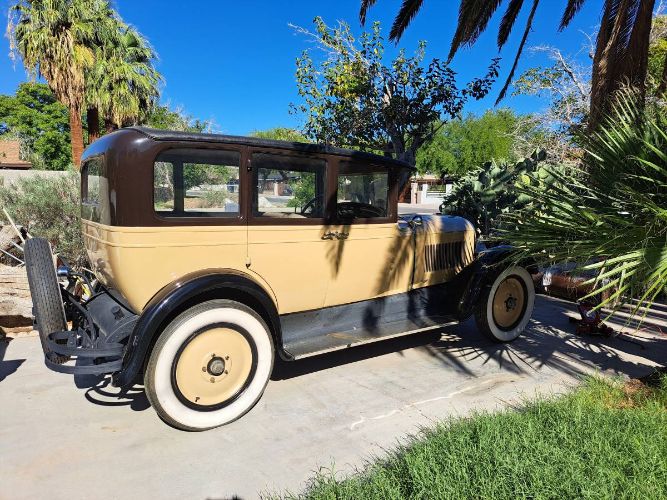 Studebaker-Commander-1927-Brown-9