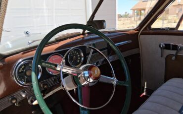 Studebaker-Commander-1948-Parkway-Green-White-10