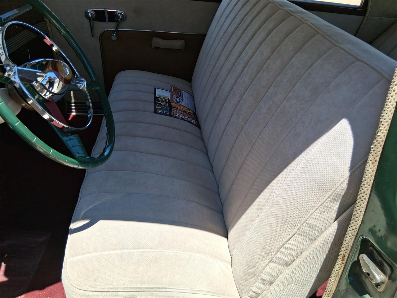 Studebaker-Commander-1948-Parkway-Green-White-11