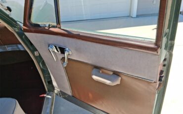 Studebaker-Commander-1948-Parkway-Green-White-16