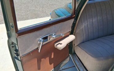 Studebaker-Commander-1948-Parkway-Green-White-18