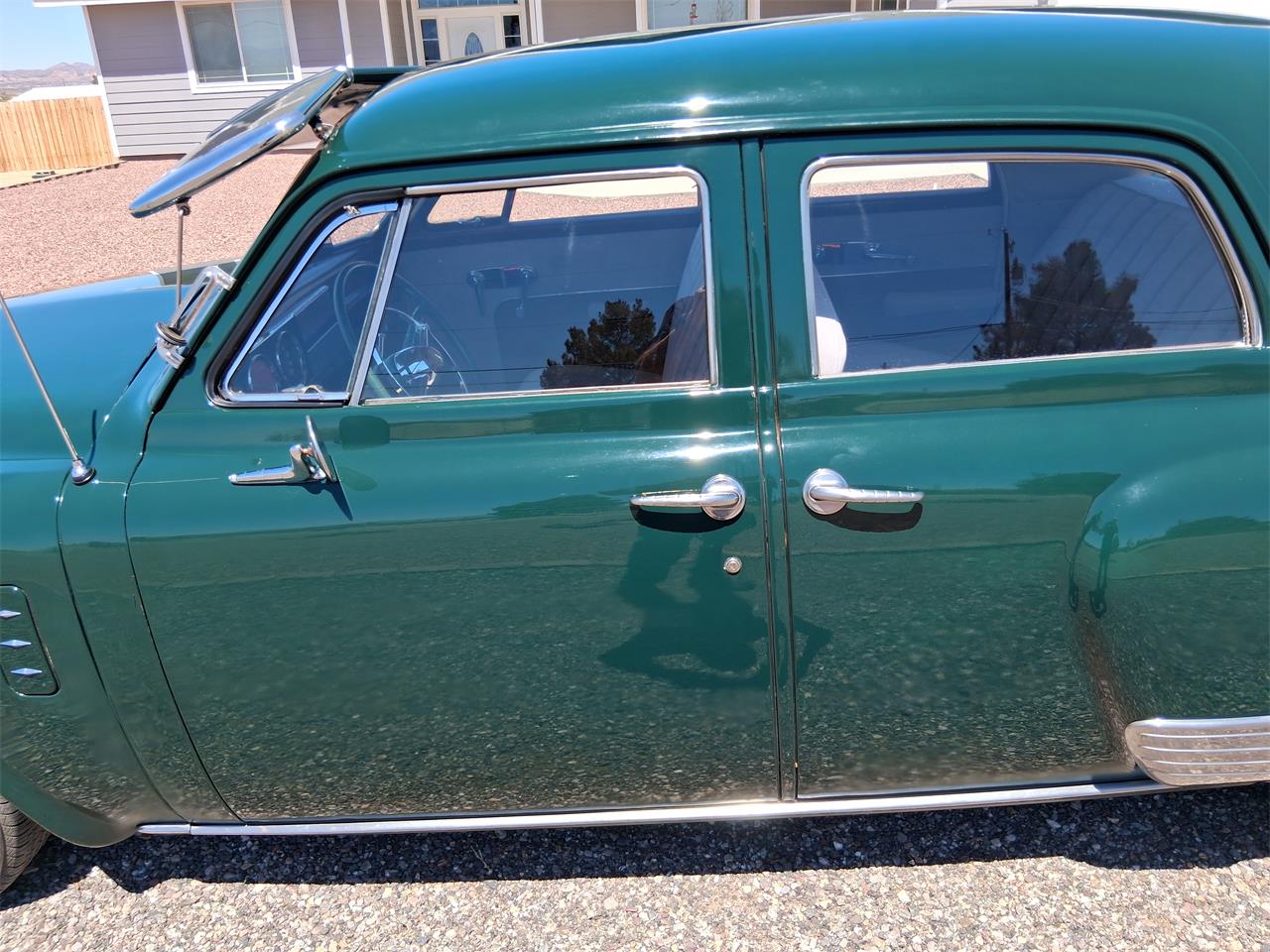 Studebaker-Commander-1948-Parkway-Green-White-20