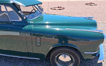 Studebaker-Commander-1948-Parkway-Green-White-26