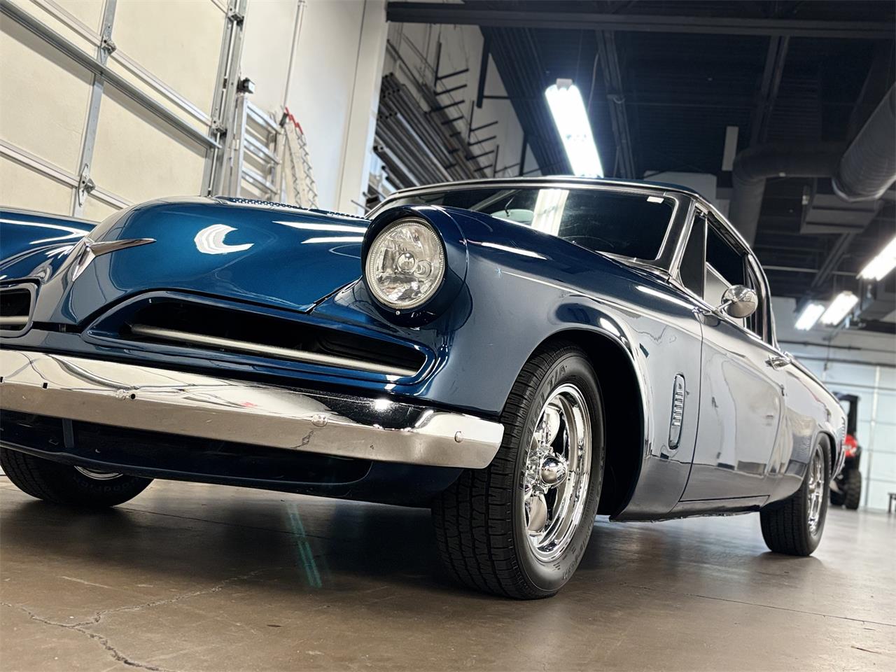 Studebaker-Coupe-1953-Custom-metallic-blue-Black-14