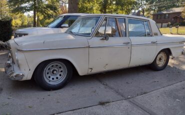 Studebaker-Cruiser-1963-White-Brown-3