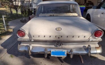 Studebaker-Cruiser-1963-White-Brown-4