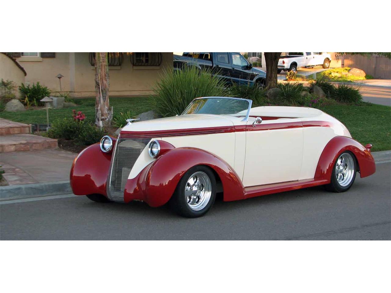 Studebaker-Custom-1937-Creme-amp-Dago-Red-Creme-amp-Dago-Red-1