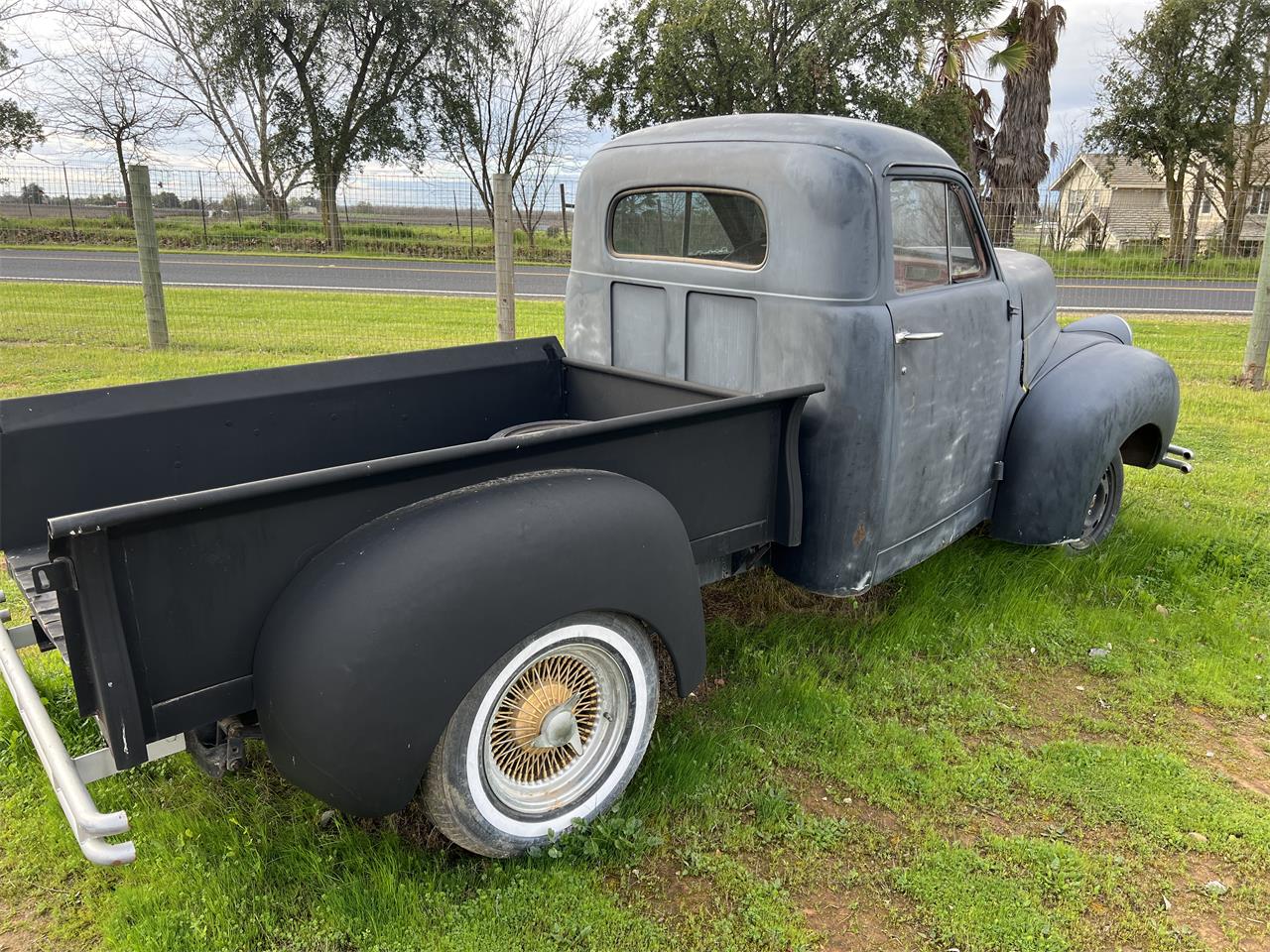 Studebaker-Pickup-1941-Black-Primer-Black-Primer-and-Red-7