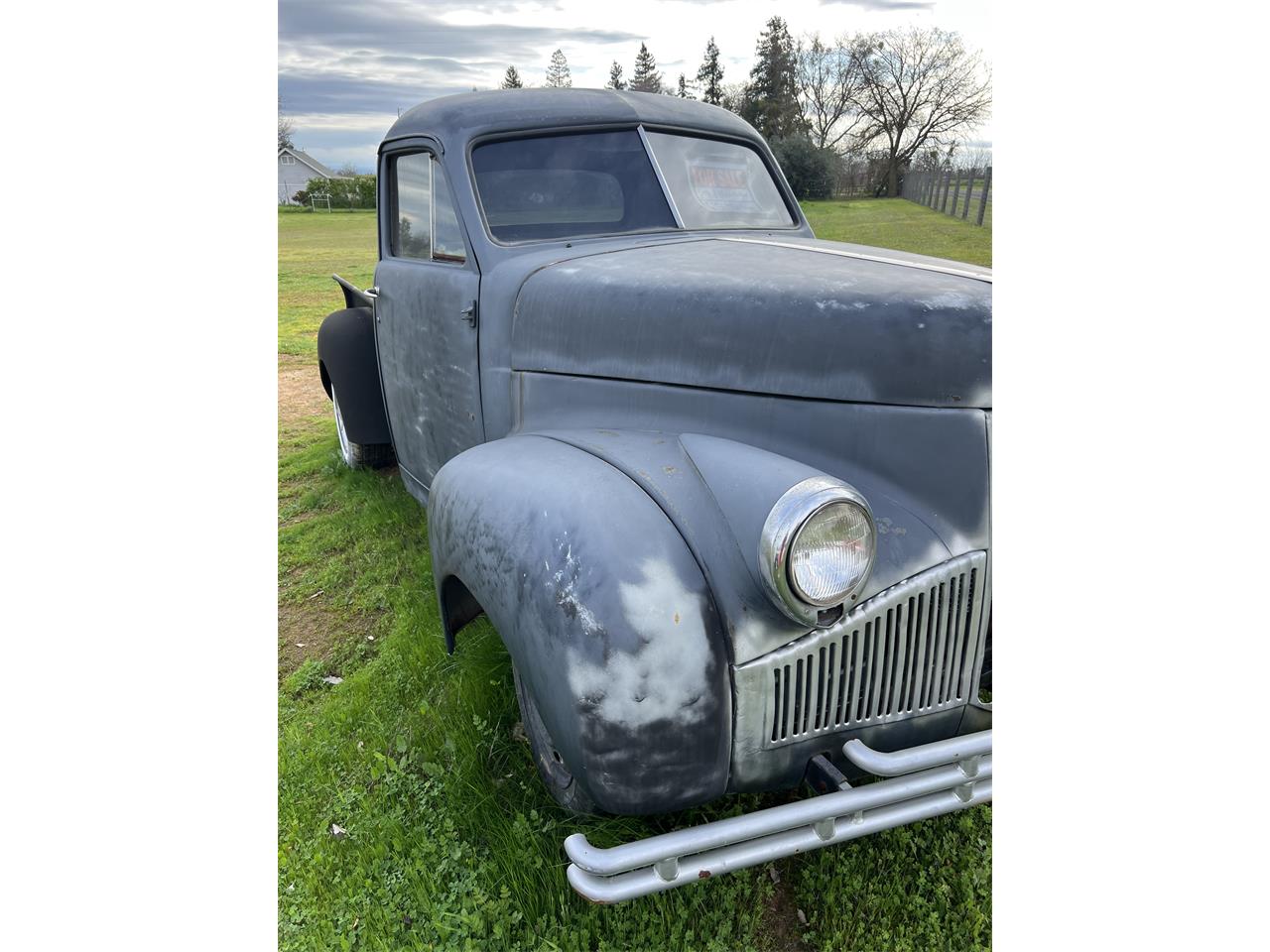 Studebaker-Pickup-1941-Black-Primer-Black-Primer-and-Red