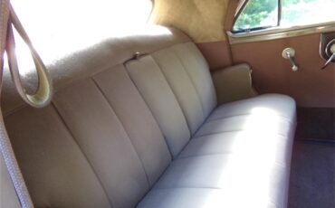 Studebaker-President-1941-tan-and-brown-tan-10