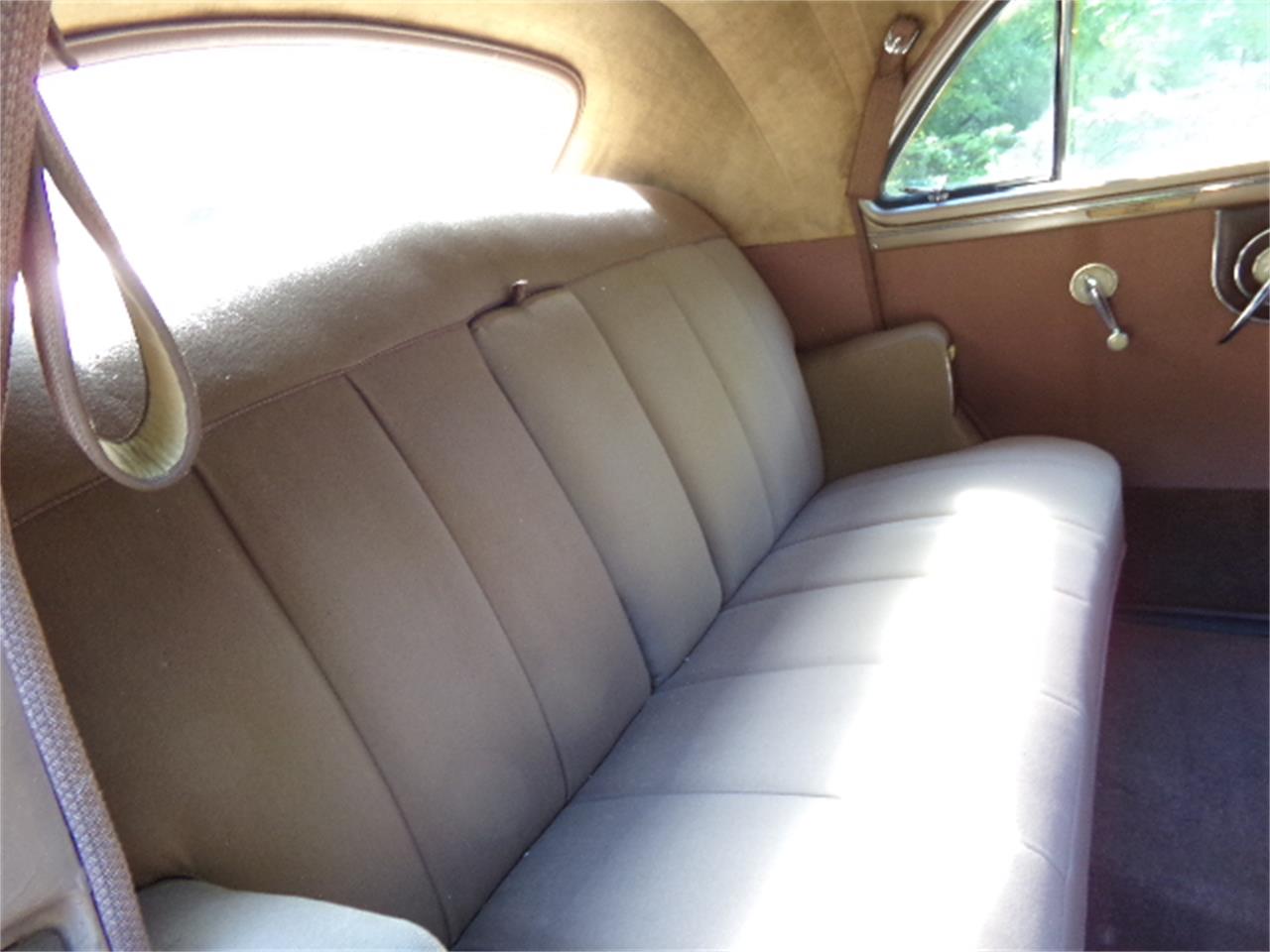 Studebaker-President-1941-tan-and-brown-tan-10