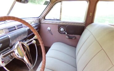 Studebaker-President-1941-tan-and-brown-tan-17