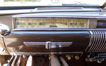 Studebaker-President-1941-tan-and-brown-tan-18