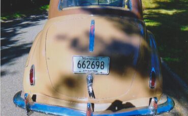 Studebaker-President-1941-tan-and-brown-tan-19