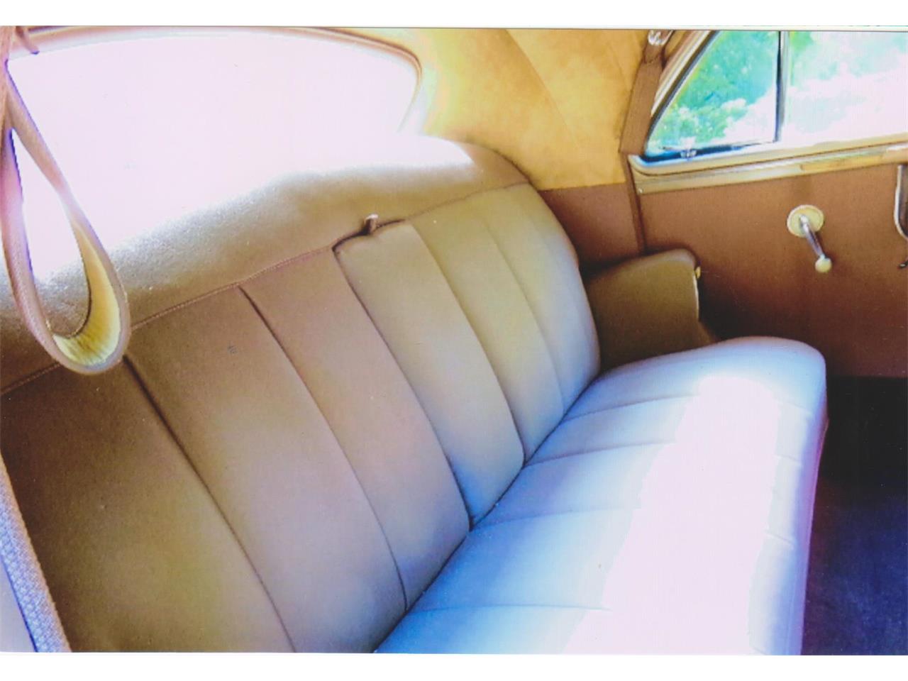 Studebaker-President-1941-tan-and-brown-tan-24