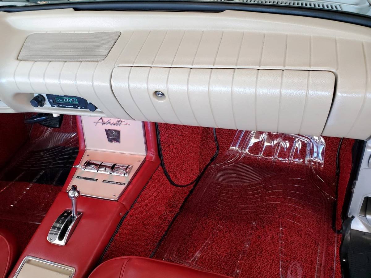 Studebaker-avanti-r2-1963-silver-6