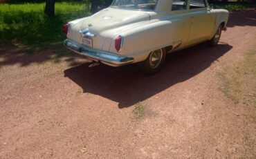 Studebaker-commander-1951-10