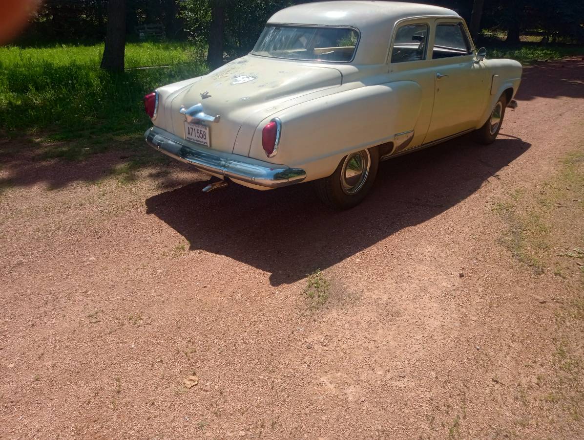 Studebaker-commander-1951-10